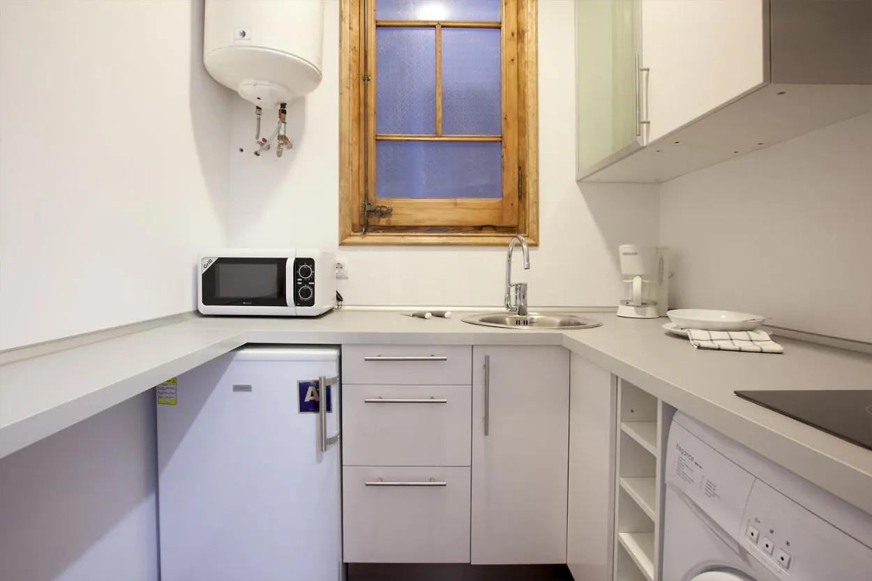 Bright Apartment Near Sagrada Familia برشلونة