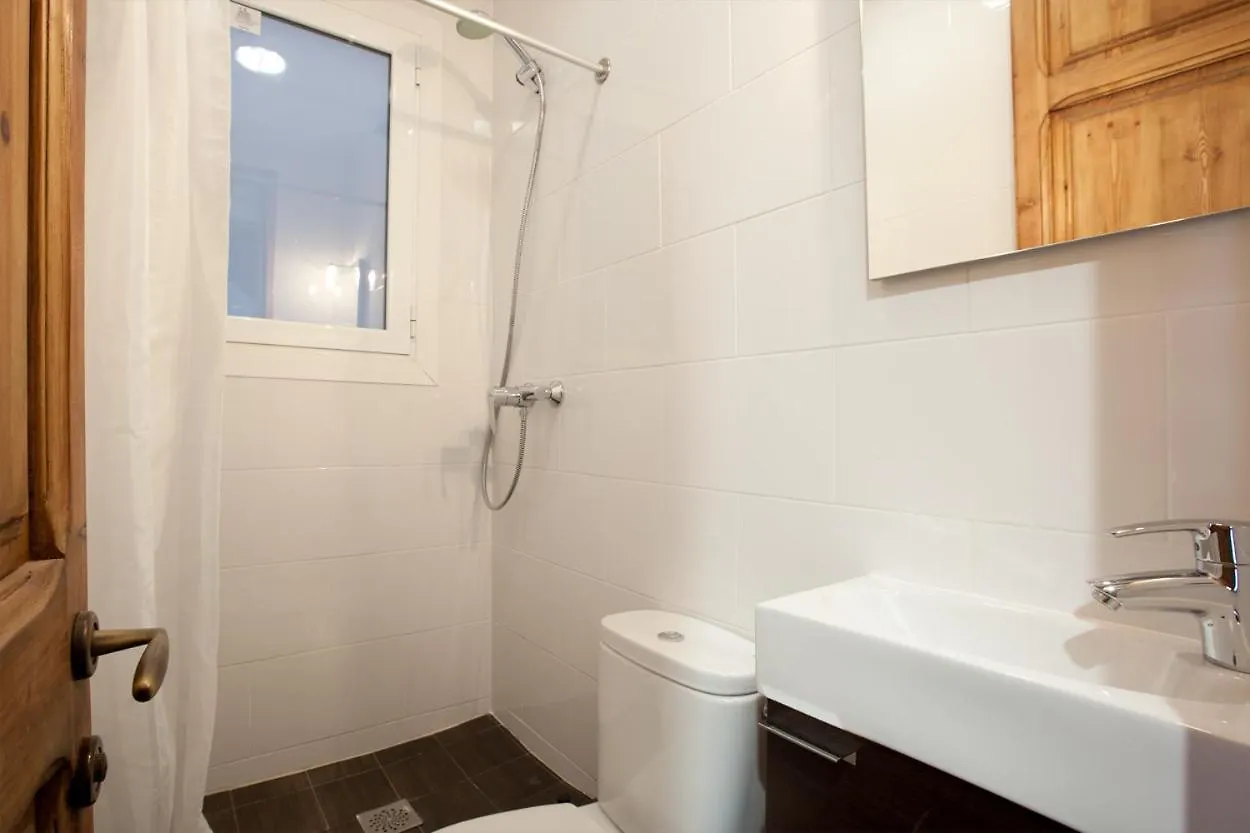 Bright Apartment Near Sagrada Familia برشلونة إسبانيا